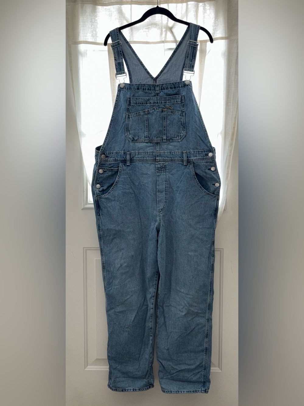 GAP Classic Medium Wash Denim Overalls – Women's Large